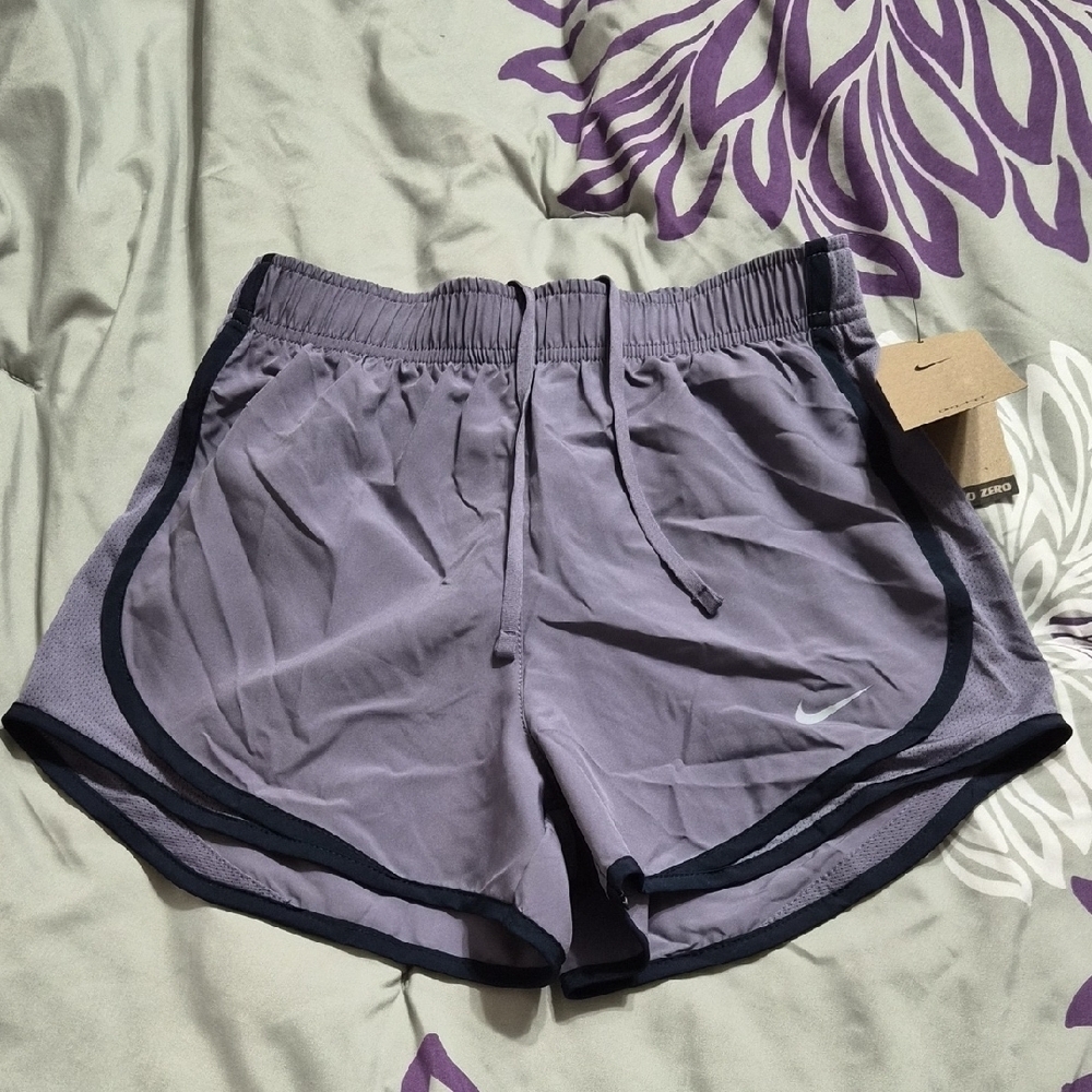 Nike Women's Lavender Athletic Shorts Dri Fit Size XS NWT